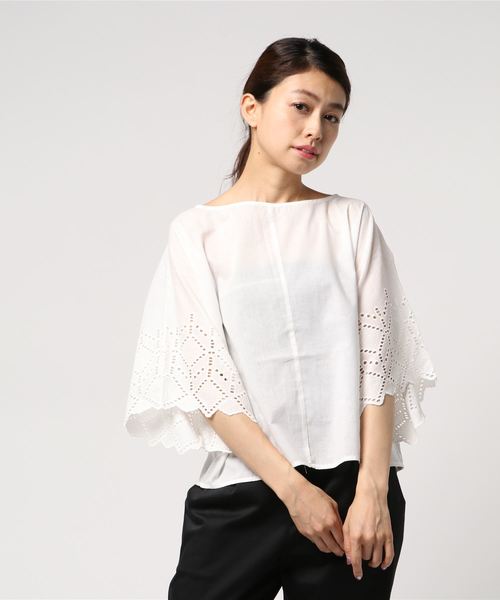 earth music&ecology（アースミュージックアンドエコロジー）の「・エンブロイダリーポンチョ ●（シャツ/ブラウス・レディース・オフホワイト/イエロー/ブラック/ネイビー/ベージュ系その他/ダークグリーン・FREE）」の17枚目の写真