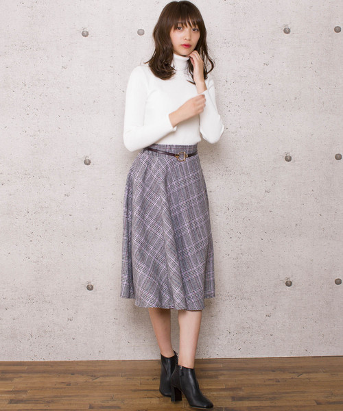 LUGG NAGG(ラグナグ)の「【Jewelobe/ ジュエローブ】タートルネック リブニット トップス(ニット/セーター・レディース・ホワイト/ブラック/ブラウン/グレー/グリーン・FREE)」の2枚目の写真