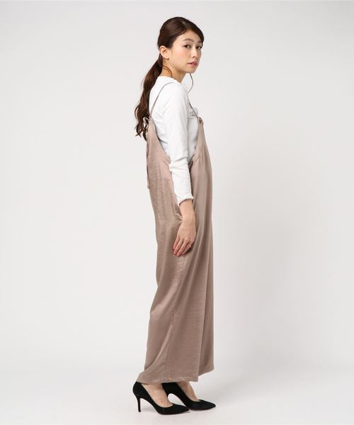 flower(フラワー)の「メタリックロンパース(ジャンパースカート・レディース・ベージュ/カーキ・FREE)」の3枚目の写真