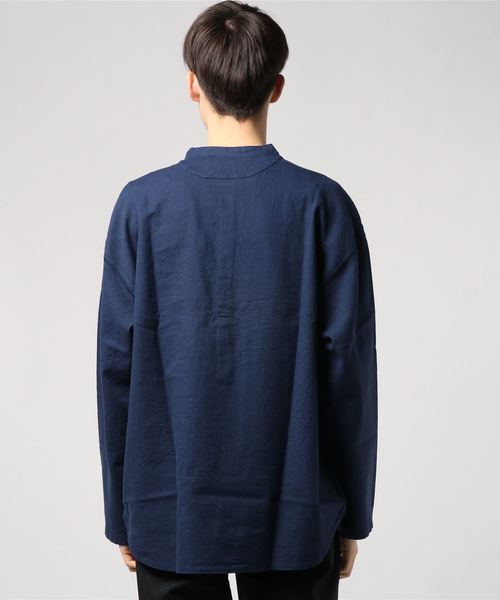 EEL（イール）の「EEL / イール　別注 チャコールヘンリー コットンリネン（シャツ/ブラウス・レディース・ホワイト/ネイビー・M/L/XS）」の4枚目の写真