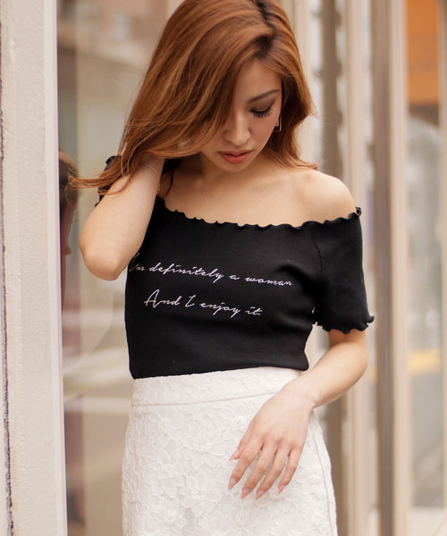LIPSERVICE(リップサービス)の「メッセージオフショルリブTシャツ(Tシャツ/カットソー・レディース・ホワイト/ブラック/ピンク・FREE)」の4枚目の写真