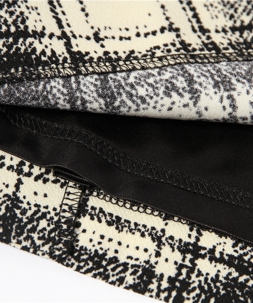 ROSE BUD（ローズバッド）の「S-LOP-13209 SIDE OPEN MINI DRESS（ワンピース・レディース・アイボリー/ブルー・ONE SIZE）」の8枚目の写真