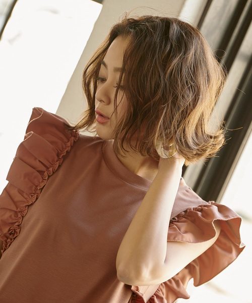 KOBE LETTUCE（コウベレタス）の「ショルダーフリルノースリーブトップス（Tシャツ/カットソー・レディース・オフホワイト/ライトベージュ/ブラウン/ブラック・FREE）」の11枚目の写真