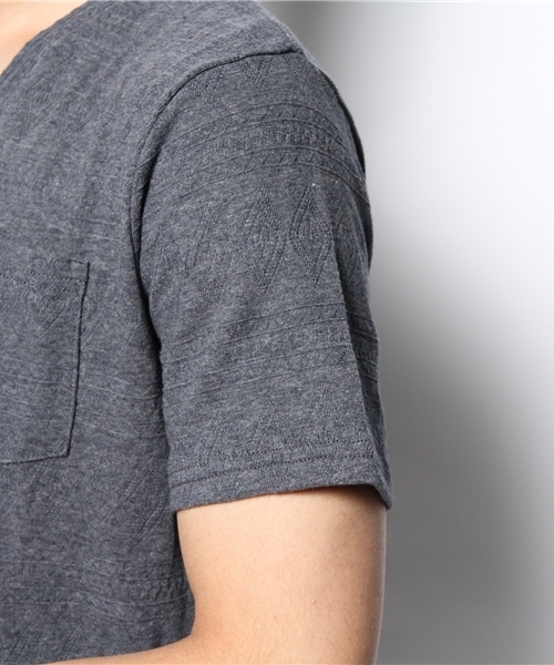 WEGO(ウィゴー)の「WEGO/ジャガードVネックTシャツ(Tシャツ/カットソー・メンズ・ネイビー/ライトピンク/ダークグレー/サックスブルー・LARGE/MEDIUM)」の11枚目の写真