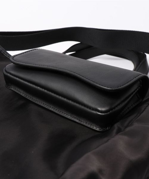 ASH（アッシュ）の「【TRISCIA】BL ショルダーバッグ（ショルダーバッグ・レディース・ブラック・ONE SIZE）」の5枚目の写真