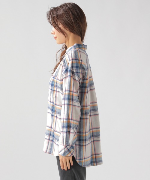 BAYFLOW(ベイフロー)の「リネンチェックシャツ(シャツ/ブラウス・レディース・イエロー/ブルー/グリーン・SMALL/MEDIUM)」の15枚目の写真