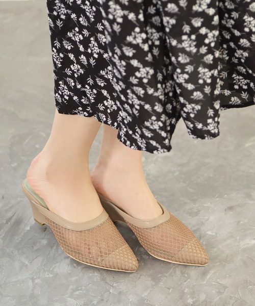 SESTO（セスト）の「ポインテッドトゥウエッジメッシュシアーミュールサンダル（サンダル・レディース・ブラック/ベージュ・L/S/3L/LL/M）」の6枚目の写真