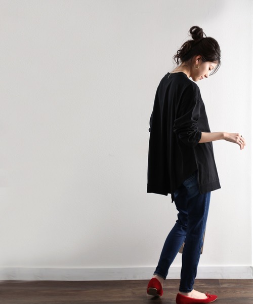 classicalelf（クラシカルエルフ）の「アシンメトリー・ビッグシルエットクルーネック無地ロングカットソー(長袖)（Tシャツ/カットソー・レディース・ホワイト/ブラック/ベージュ/ブラウン/グレイッシュブルー/モスグリーン・MEDIUM/LARGE/X-LARGE/XX-LARGE）」の15枚目の写真