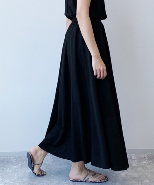 LAKOLE(ラコレ)の「【接触冷感】コンパクトピケマキシスカート / LAKOLE(スカート・レディース・ダークブラウン/カーキ/ブラック/ライトベージュ・MEDIUM/SMALL)」の2枚目の写真