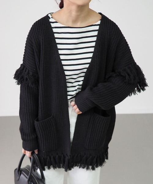 Riberry（リベリー）の「フリンジ使いカーデ（ニット/セーター・レディース・オフホワイト/ブラック/チャコールグレー/ベージュ/カーキ・MEDIUM）」の3枚目の写真