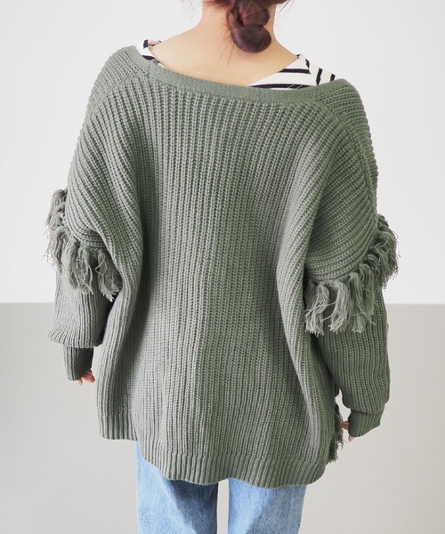 Riberry（リベリー）の「フリンジ使いカーデ（ニット/セーター・レディース・オフホワイト/ブラック/チャコールグレー/ベージュ/カーキ・MEDIUM）」の8枚目の写真