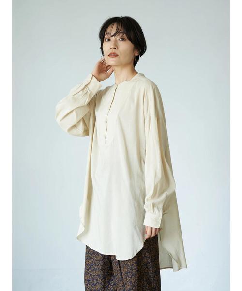 AMERICAN HOLIC（アメリカンホリック）の「シアーバンドカラーラウンドチュニック　＊（Tシャツ/カットソー・レディース・チャコールグレー/ピンク/アイボリー/グレイッシュベージュ・FREE）」の6枚目の写真