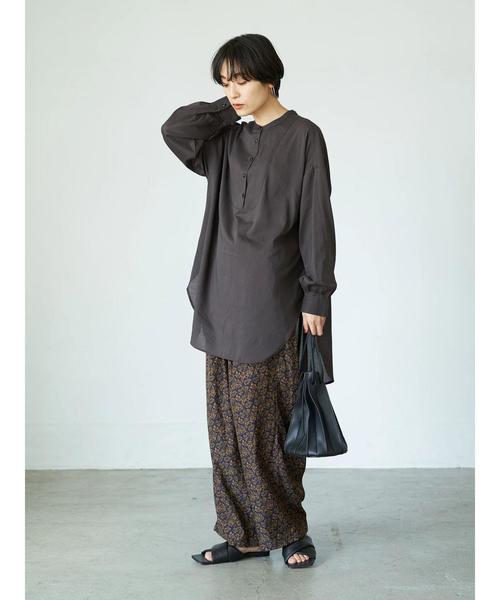 AMERICAN HOLIC（アメリカンホリック）の「シアーバンドカラーラウンドチュニック　＊（Tシャツ/カットソー・レディース・チャコールグレー/ピンク/アイボリー/グレイッシュベージュ・FREE）」の22枚目の写真