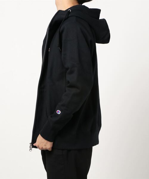 Champion（チャンピオン）の「【CHAMPION/チャンピオン】ストームシェルジップフーディー　Ｃ３－Ｌ１０９　防風機能　汗の水蒸気を外に放出する透湿性　ワンポイント刺繍　ジップパーカー（パーカー・メンズ・グレー/ブラック・MEDIUM/LARGE/X-LARGE）」の3枚目の写真