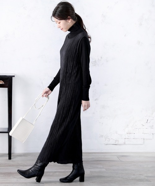 classicalelf(クラシカルエルフ)の「サテンノースリーブワッシャーワンピース(袖なし)(ワンピース・レディース・ブラック/モカ/グレイッシュベージュ・MEDIUM/LARGE/X-LARGE)」の6枚目の写真