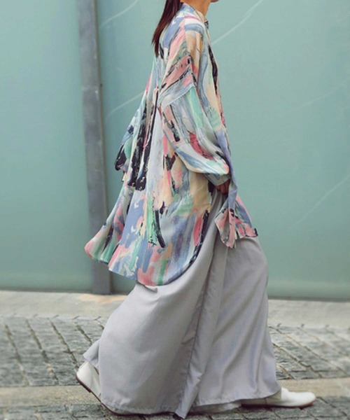 虜✨水彩プリント風ブラウス antiqua（アンティカ）の「水彩プリント風アート柄シアーシャツ