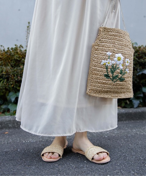 flower（フラワー）の「フローイングフラワーバッグ（ショルダーバッグ・レディース・アイボリー・FREE）」の3枚目の写真