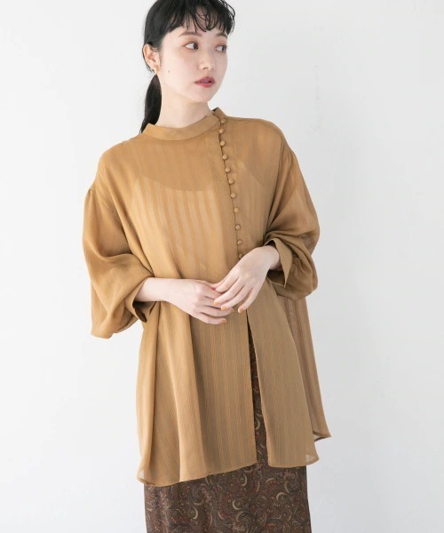 LOWRYS FARM（ローリーズファーム）の「チャイナドビーストライプシャツ　930259（シャツ/ブラウス・レディース・ブラウン/ネイビー/アイボリー・FREE）」の2枚目の写真