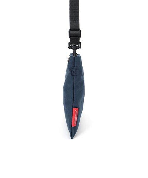 Manhattan Portage(マンハッタンポーテージ)の「Botanical Sullivan Shoulder Bag Canvas Lite(ショルダーバッグ・メンズ・ナチュラル/ダークネイビー・SMALL)」の5枚目の写真