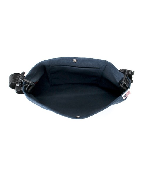 Manhattan Portage(マンハッタンポーテージ)の「Botanical Sullivan Shoulder Bag Canvas Lite(ショルダーバッグ・メンズ・ナチュラル/ダークネイビー・SMALL)」の11枚目の写真