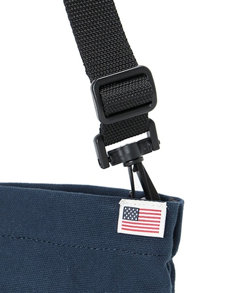 Manhattan Portage(マンハッタンポーテージ)の「Botanical Sullivan Shoulder Bag Canvas Lite(ショルダーバッグ・メンズ・ナチュラル/ダークネイビー・SMALL)」の9枚目の写真