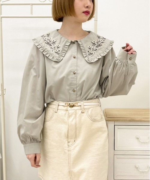 apres jour（アプレジュール）の「刺繍襟ブラウス【ZOZOTOWN限定アイテム】（シャツ/ブラウス・レディース・オフホワイト/グレイッシュベージュ/ミント・X-LARGE/フリー）」の22枚目の写真