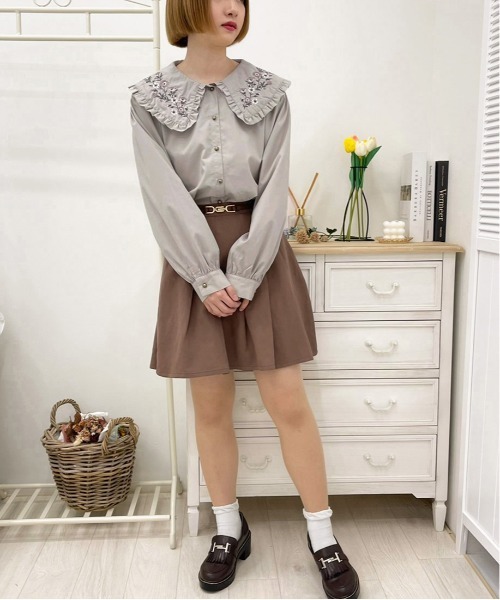 apres jour（アプレジュール）の「刺繍襟ブラウス【ZOZOTOWN限定アイテム】（シャツ/ブラウス・レディース・オフホワイト/グレイッシュベージュ/ミント・X-LARGE/フリー）」の18枚目の写真