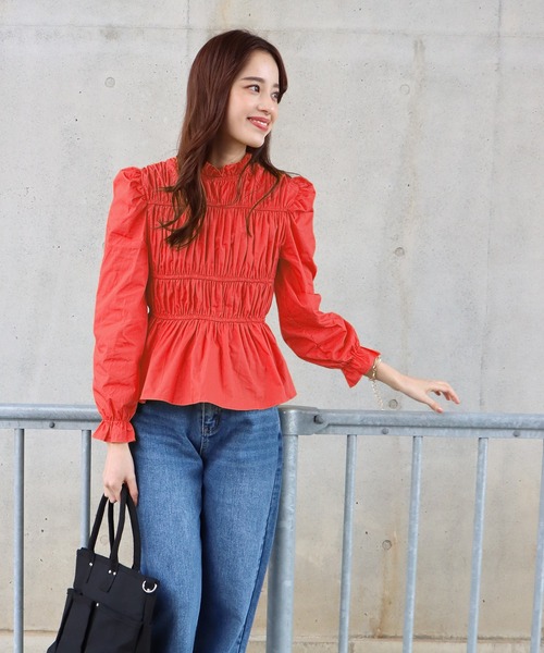 BLUEEAST(ブルーイースト)の「シャーリングブラウス(シャツ/ブラウス・レディース・ホワイト/ブラック/イエロー/レッド・MEDIUM)」の4枚目の写真