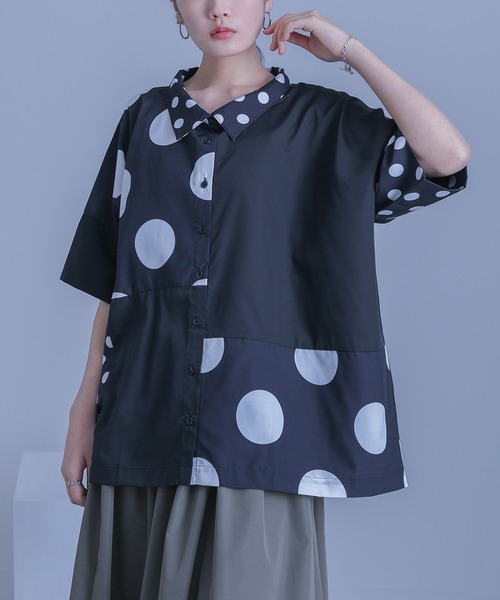 kOhAKU(コハク)の「ドット切替アシメシャツ(シャツ/ブラウス・レディース・ブラック・FREE)」の1枚目の写真