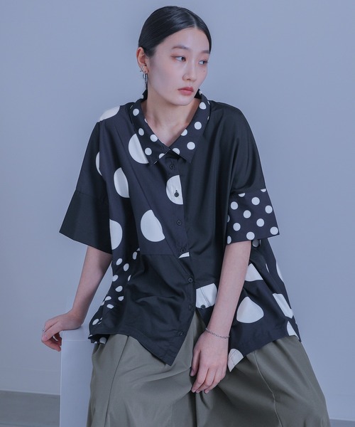 kOhAKU(コハク)の「ドット切替アシメシャツ(シャツ/ブラウス・レディース・ブラック・FREE)」の16枚目の写真