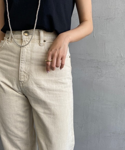 BLACK BY MOUSSY（ブラックバイマウジー）の「[BLACK BY MOUSSY/ブラックバイマウジー] 別注 KONA ハイウエストカットオフデニム（デニムパンツ・レディース・ベージュ・23/24/25/26）」の3枚目の写真