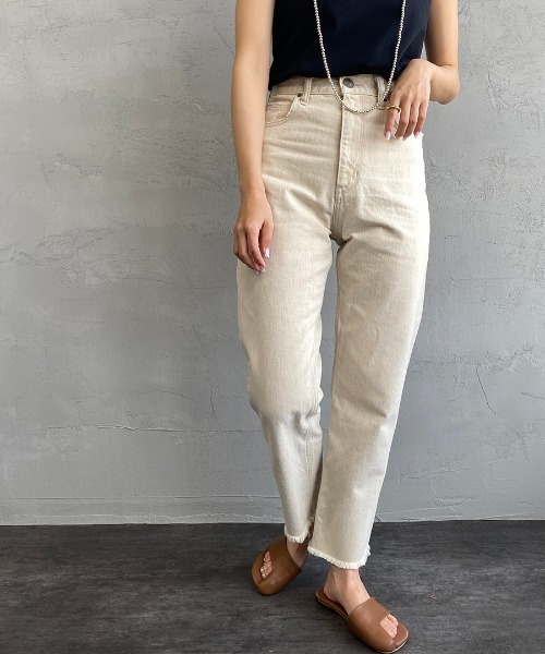 BLACK BY MOUSSY（ブラックバイマウジー）の「[BLACK BY MOUSSY/ブラックバイマウジー] 別注 KONA ハイウエストカットオフデニム（デニムパンツ・レディース・ベージュ・23/24/25/26）」の7枚目の写真