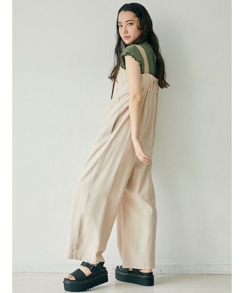 LAGUNAMOON（ラグナムーン）の「ヘムデザインワイドオーバーオール（サロペット/オーバーオール・レディース・ブラック/アイボリー・SMALL/MEDIUM）」の13枚目の写真