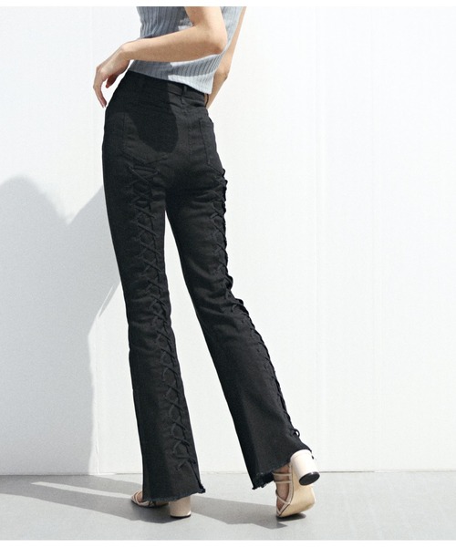 ANAP（アナップ）の「バックレースアップブラックフレアパンツ（デニムパンツ・レディース・ブラック・S/M）」の13枚目の写真