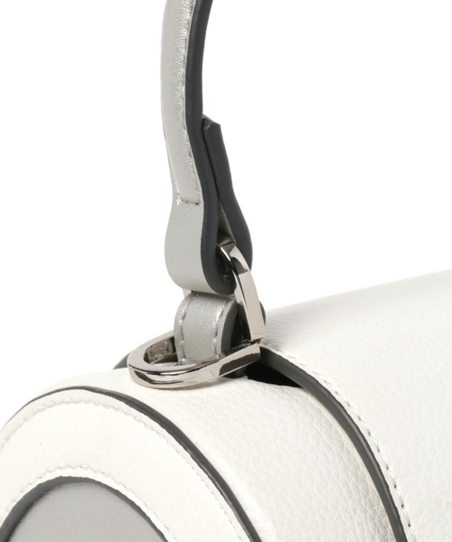 Ezick(エジック)の「丸型バッグ(ショルダーバッグ・レディース・ホワイト・FREE)」の2枚目の写真