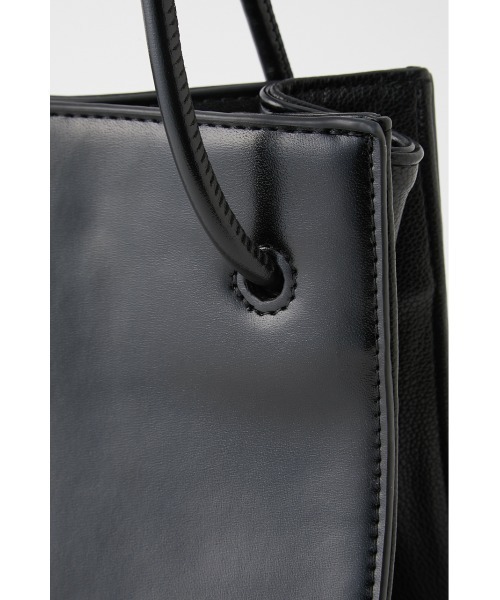 SLY（スライ）の「2WAY DRAWSTRING BAG（ショルダーバッグ・レディース・キャメル/ブラック・FREE）」の7枚目の写真