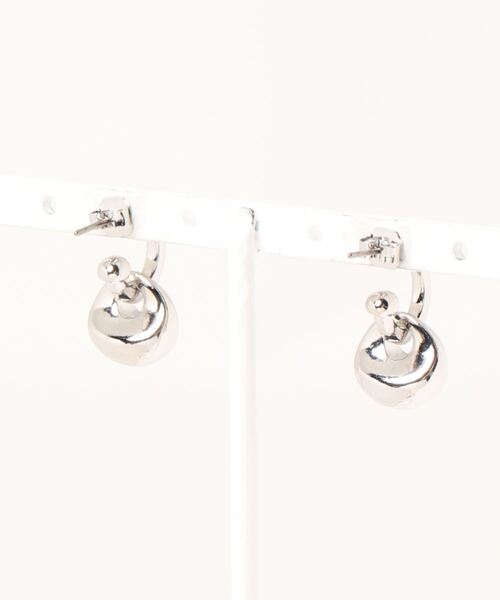 mou（モウ）の「Cカーブスィングピアス（ピアス（両耳用）・レディース・シルバー/ゴールド・FREE）」の7枚目の写真
