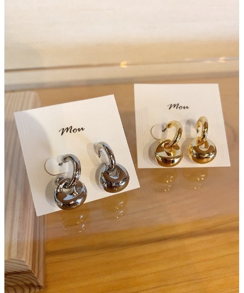 mou（モウ）の「Cカーブスィングピアス（ピアス（両耳用）・レディース・シルバー/ゴールド・FREE）」の2枚目の写真