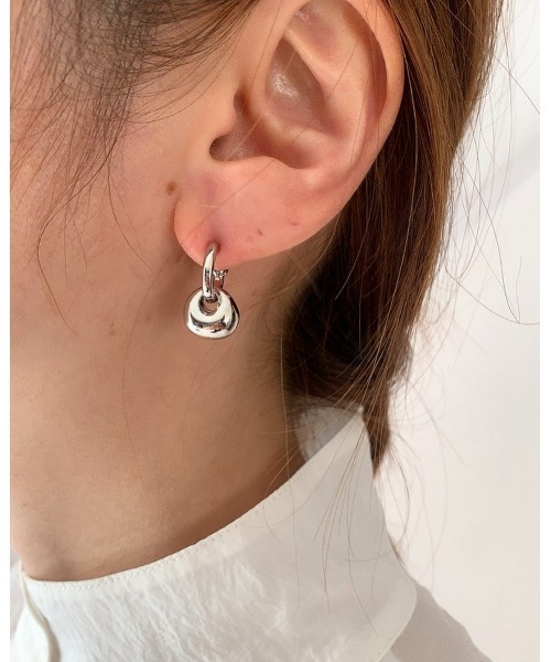 mou（モウ）の「Cカーブスィングピアス（ピアス（両耳用）・レディース・シルバー/ゴールド・FREE）」の12枚目の写真
