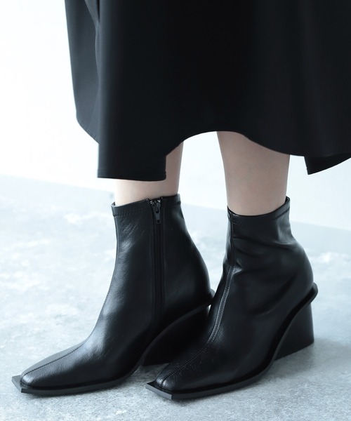 HARE(ハレ)の「ストレッチスクエアトゥブーツ(HARE)(ブーツ・レディース・ブラック/ベージュ・M/L)」の6枚目の写真