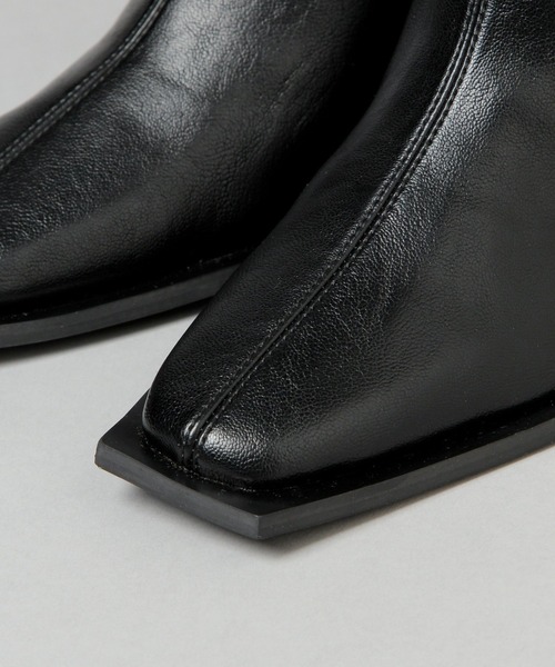 HARE(ハレ)の「ストレッチスクエアトゥブーツ(HARE)(ブーツ・レディース・ブラック/ベージュ・M/L)」の4枚目の写真