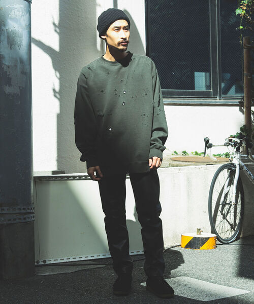 BEAMS（ビームス）の「BEAMS / ダメージ クルーネック スウェット（スウェット・メンズ・オフホワイト/ブラック系その他4・SMALL/MEDIUM/LARGE/X-LARGE）」の11枚目の写真
