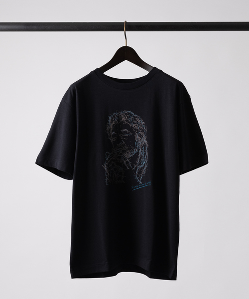 ABAHOUSE（アバハウス）の「ルーズサイズ スケッチ アート Tシャツ（Tシャツ/カットソー・メンズ・ホワイト系その他/グレイッシュベージュ/ホワイト/ブラック・48/46/44）」の3枚目の写真