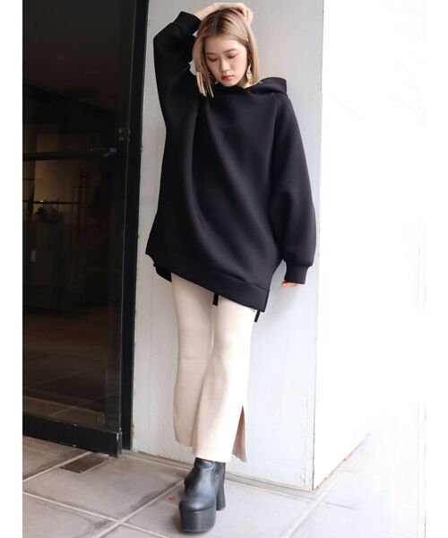 MURUA（ムルーア）の「【ONLINE限定】リブフィットフレアパンツ（スウェットパンツ・レディース・アイボリー/グレー/ブラック・FREE）」の11枚目の写真