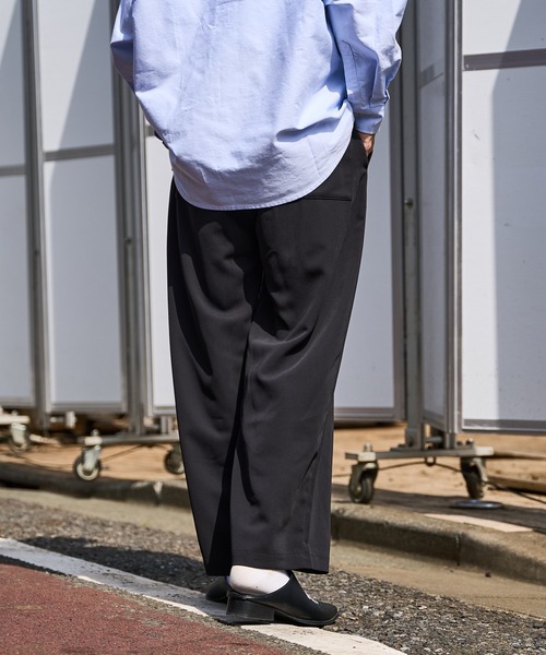 PUBLUX（パブリュクス）の「【PUBLUX/パブリュクス】サテンイージーワイドスラックスパンツ（スラックス・メンズ・ブラウン/ブラック・マルチサイズ）」の7枚目の写真