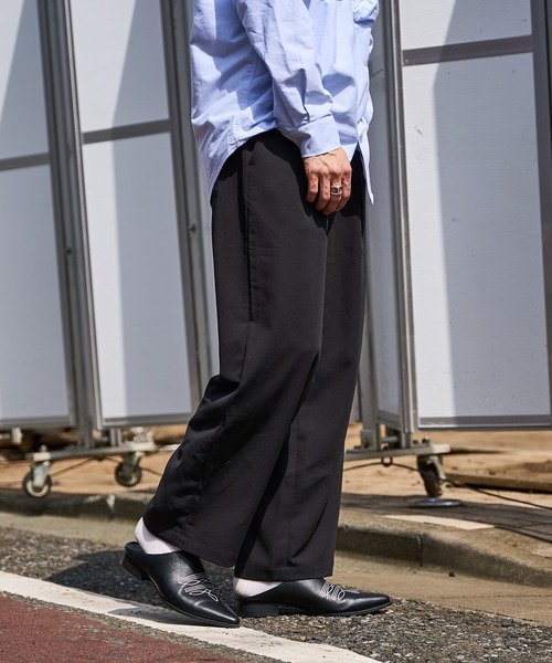 PUBLUX（パブリュクス）の「【PUBLUX/パブリュクス】サテンイージーワイドスラックスパンツ（スラックス・メンズ・ブラウン/ブラック・マルチサイズ）」の9枚目の写真