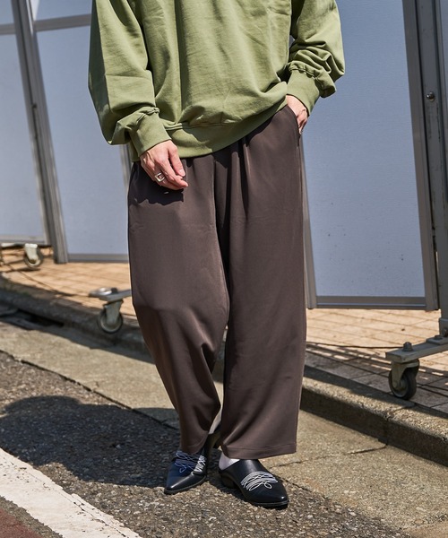 PUBLUX（パブリュクス）の「【PUBLUX/パブリュクス】サテンイージーワイドスラックスパンツ（スラックス・メンズ・ブラウン/ブラック・マルチサイズ）」の8枚目の写真
