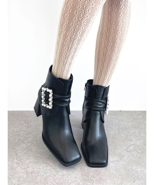 Honey Salon（ハニーサロン）の「パールバックルショートブーツ（ブーツ・レディース・ライトベージュ/ブラック・SMALL/MEDIUM/LARGE）」の7枚目の写真