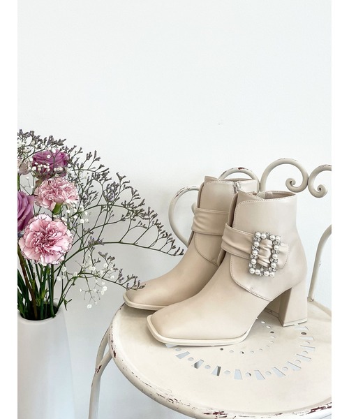 Honey Salon（ハニーサロン）の「パールバックルショートブーツ（ブーツ・レディース・ライトベージュ/ブラック・SMALL/MEDIUM/LARGE）」の10枚目の写真