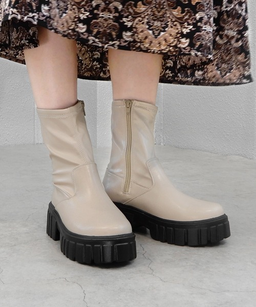 minia（ミニア）の「トラックソールソックスブーツ / 厚底ブーツ（ブーツ・レディース・ブラック/アイボリー/カーキ・24.0cm/24.5cm/23.0cm/23.5cm）」の18枚目の写真